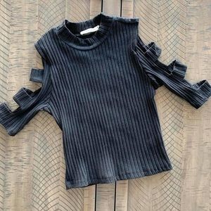 Cropped sleeve cut out top